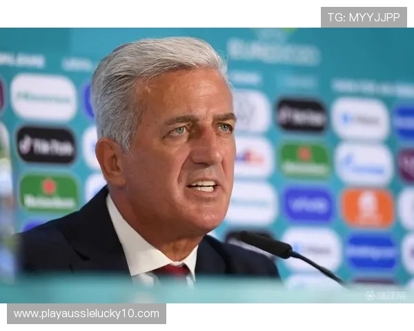 雷恩主帅谈主场不败秘诀：战术纪律与球迷支持并重